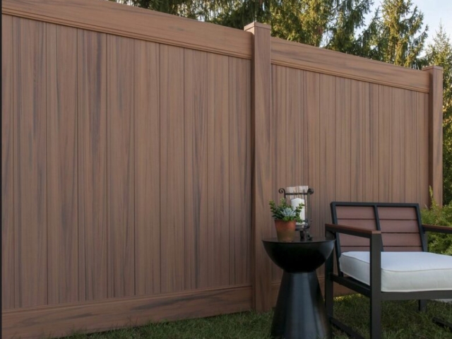 Spokane Backyard Wood Gain Vinyl Veka Privacy Fence