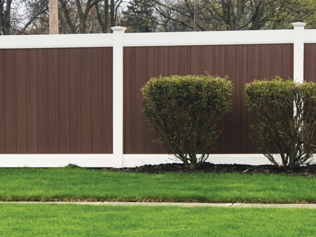 Spokane Area Fence With White Post and Wood Grain Boards