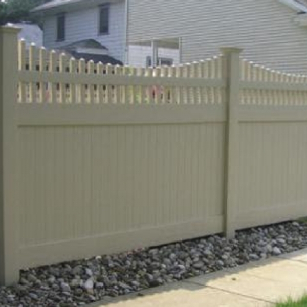 Tan Vinyl Scalloped Fence with Deco Top in Spokane Backyard!